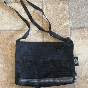 Black Dakine crossbody